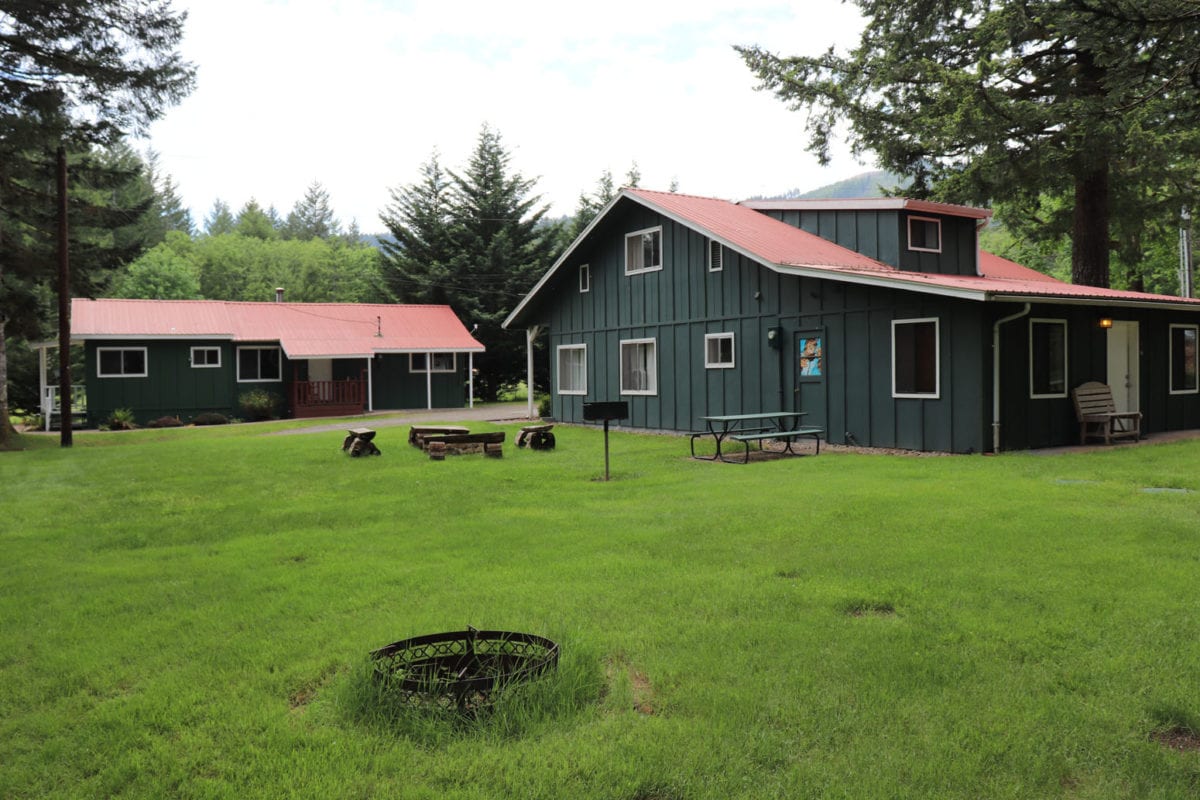 Cabins And Lodging Near Mt St Helens Lone Fir Resort Book Online